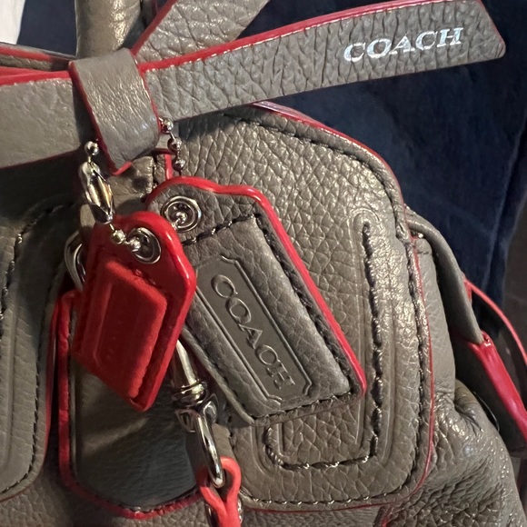 Beautiful coach bag used as good as new. It is beautiful.💼 - Picture 12 of 12